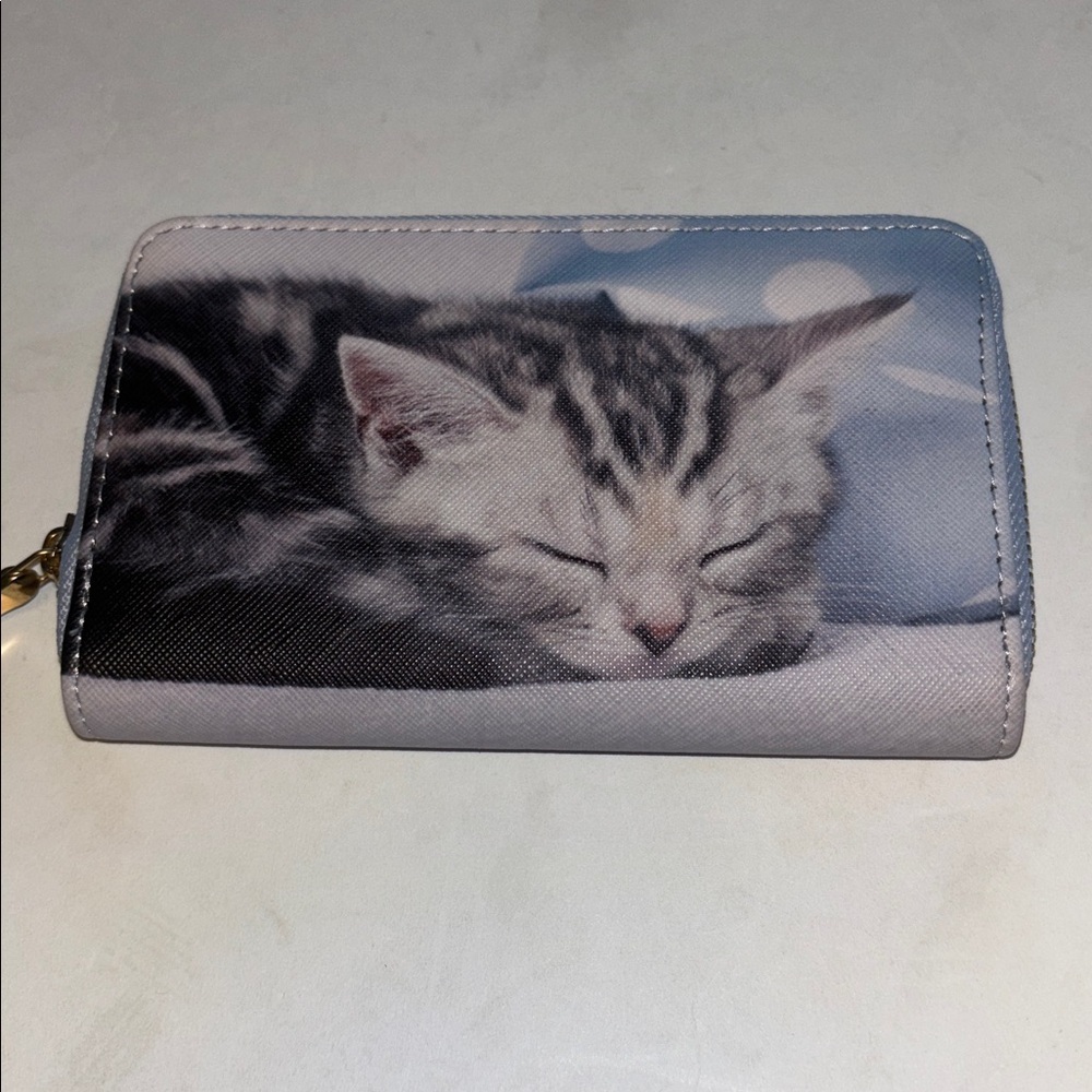 CAT WALLET NWOT GOLD ZIPPER CLOSURE ONE ZIP POCKET INSIDE SLOTS FOR CARDS/BILLS